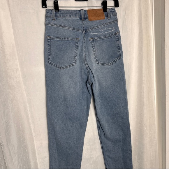 3/$20 💥 Cheap Monday Donna Fanbase High Rise Raw Hem Denim Straight Leg Jeans - Picture 6 of 16